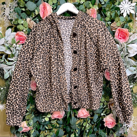 Leopard Long Sleeve Button Up Hoodie - Picture 3 of 8